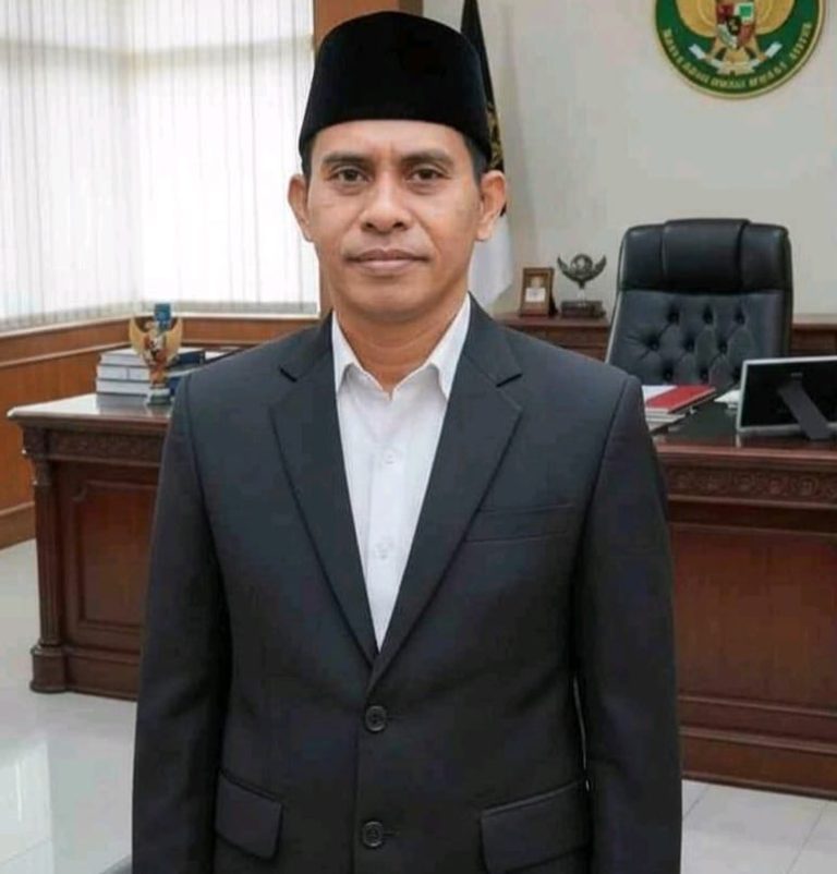 Menjadikan Laut Mamuju sebagai Mesin Ekonomi Baru: Sinergi DKP dan Penyuluh Wujudkan Visi “Mamuju Keren” Oleh: Muhammad Yusuf, SH., MH. (Plt. Kepala Dinas Kelautan dan Perikanan Kab. Mamuju)