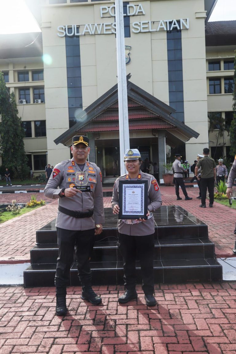 Polres Pinrang meraih juara terbaik 1 dalam Bidang Manajemen Media saat pelaksanaan Operasi Ketupat 2026