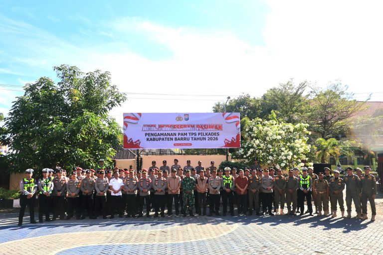 Polres Barru Gelar Apel Pergeseran Pasukan Pengamanan TPS Pilkades 2026